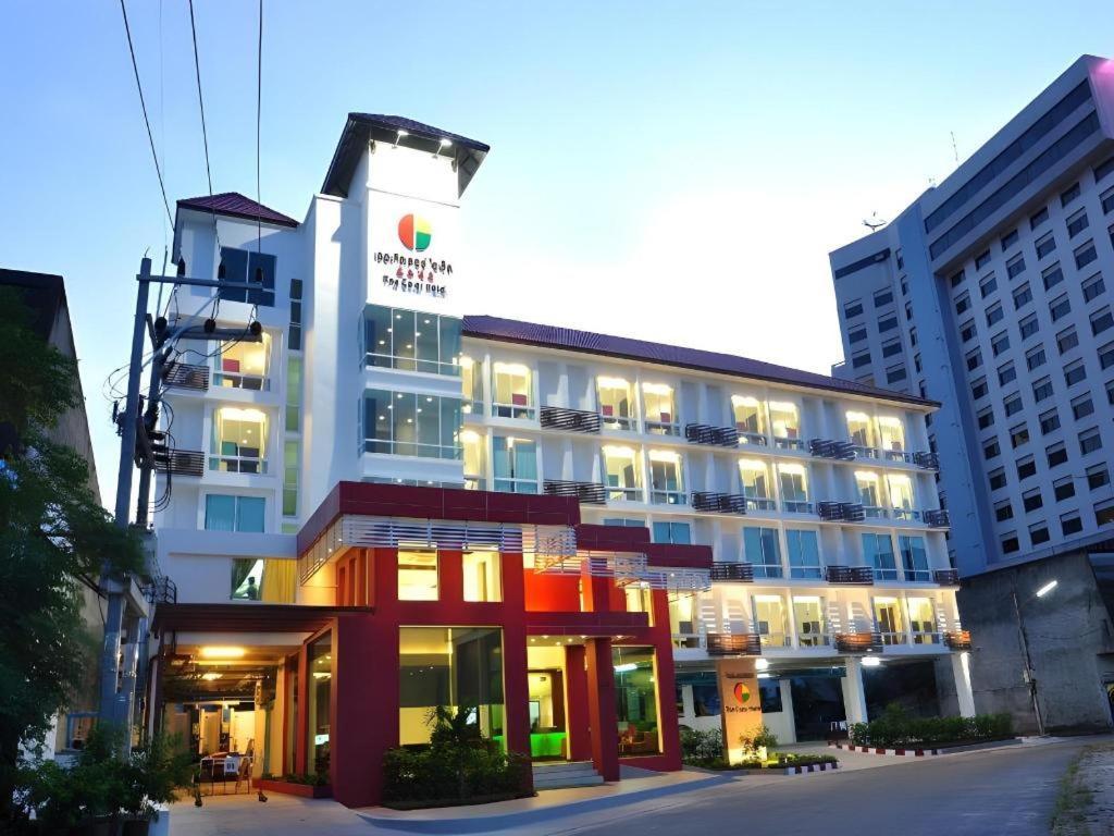 The Color Hotel Hat Yai Esterno foto