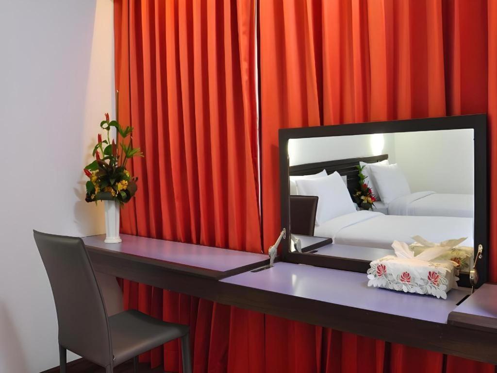 The Color Hotel Hat Yai Esterno foto
