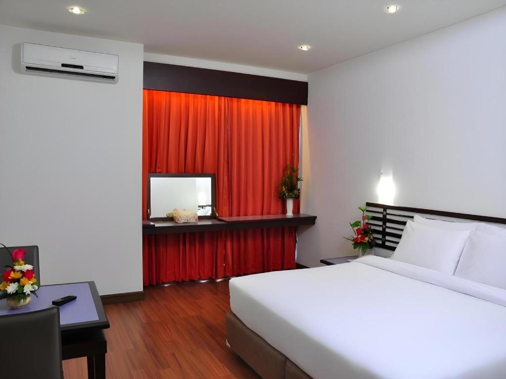 The Color Hotel Hat Yai Esterno foto