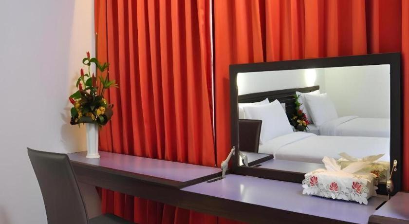 The Color Hotel Hat Yai Esterno foto