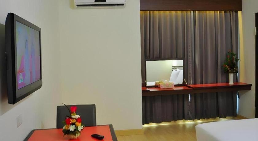 The Color Hotel Hat Yai Esterno foto