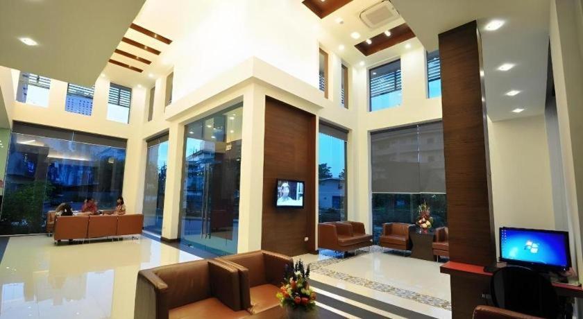 The Color Hotel Hat Yai Esterno foto