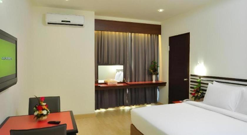 The Color Hotel Hat Yai Esterno foto