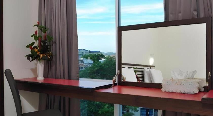 The Color Hotel Hat Yai Esterno foto