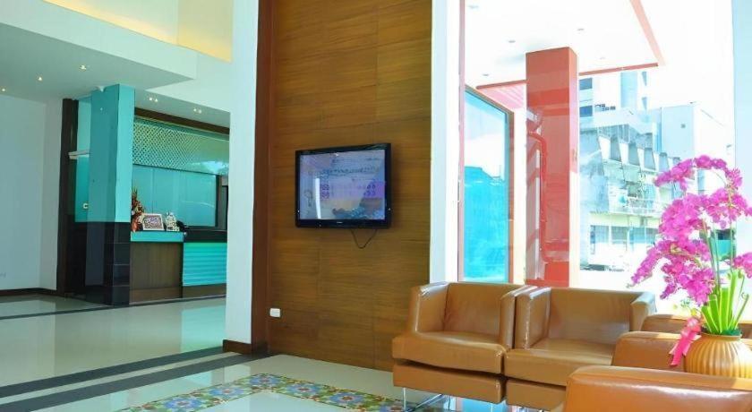 The Color Hotel Hat Yai Esterno foto